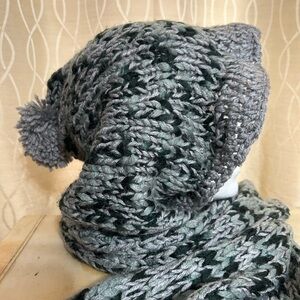 Unisex Hooded Scarf Hand Knit Black And Gray Soft Washable NWOT